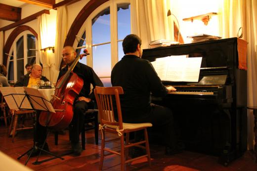 piano ao vivo durante o chá da tarde, Hotel Toriba