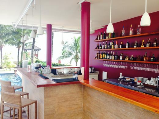 Bar da piscina - Amora Boutique Hotel
