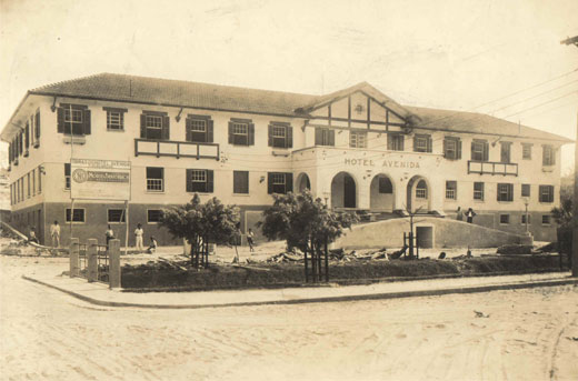 Avenida Charme Hotel - História
