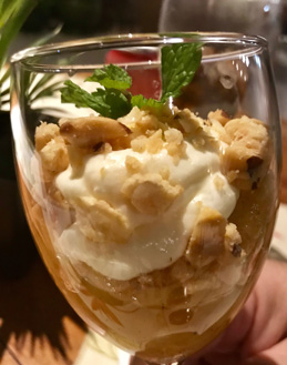 Villa Bebek Hotel - Verrine de maçã com crumble de castanhas